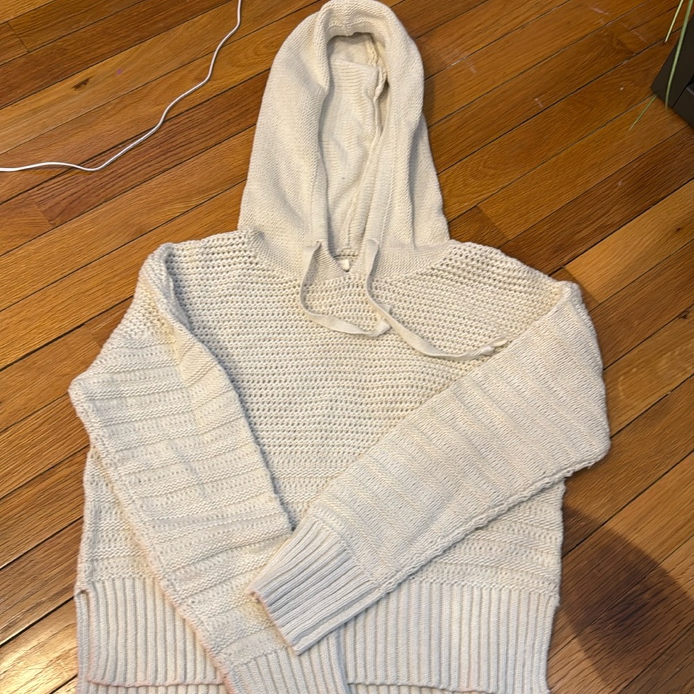 Aeropostale cream sweater